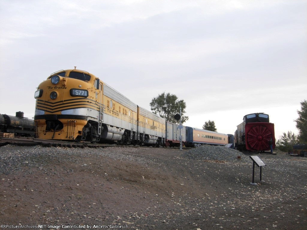 CS 99201, DRGW 5771, 5762 &amp; other Cars